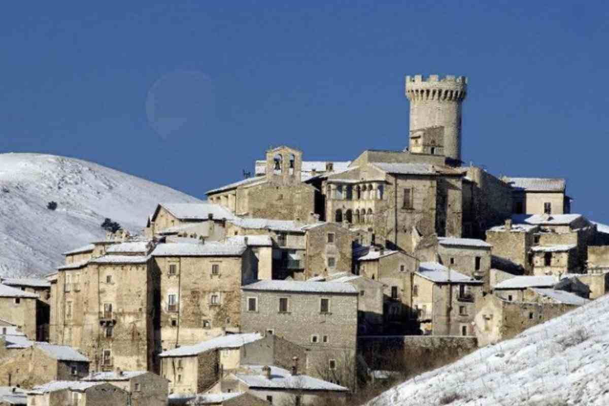 il borgo si è trasformato in una vera e propria meta per chi desidera immergersi nella vita del Medioevo
